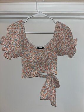 fab'rik Peach Floral Puff-Sleeve Tie Crop Top